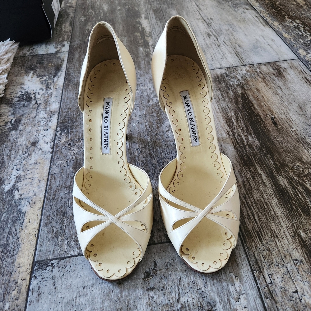 Manolo Blahnik Kitten Heel Buttercup SOLD